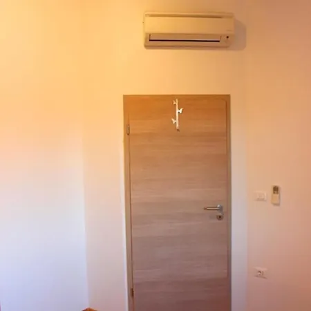 Apartament In Porec/istrien 27669 *